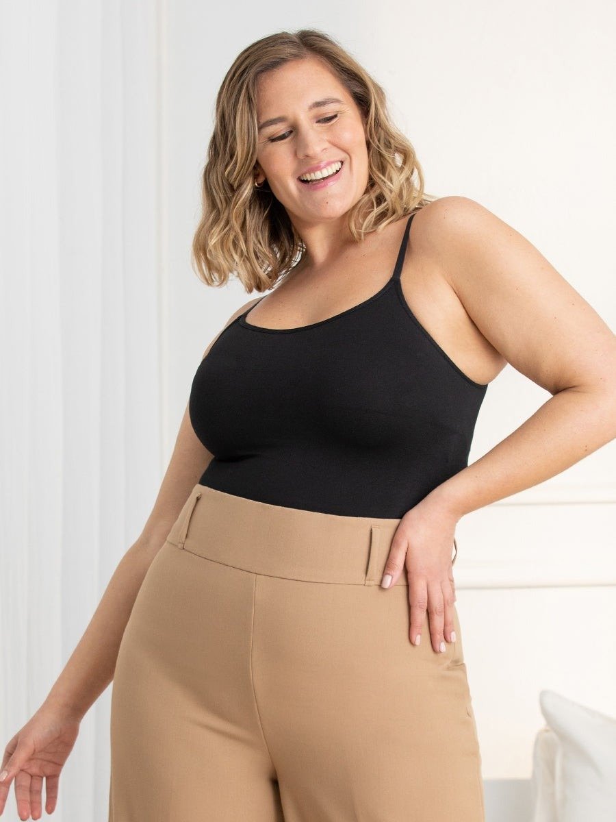 🔥KÖP MER SPARA MER - 💕2025 ÅRS HETASTA SELLER – Formgivande stretchcamisole för heltidskomfor🥰