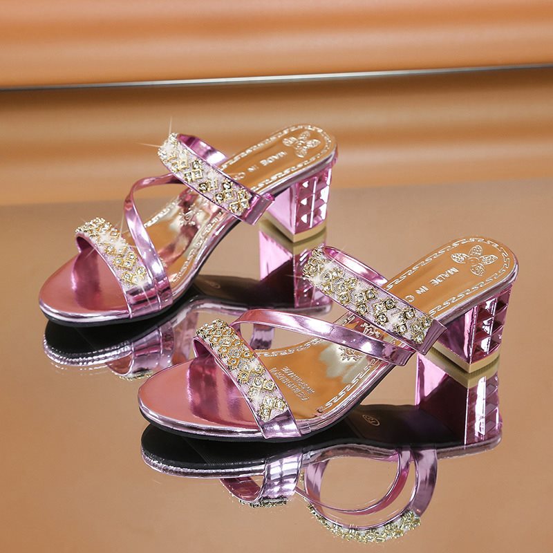 Damersandaler med blockhäl och rhinestone-utsmyckning