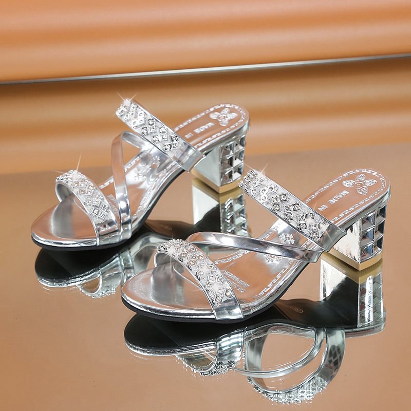 Damersandaler med blockhäl och rhinestone-utsmyckning