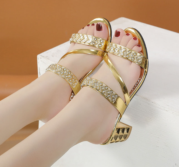 Damersandaler med blockhäl och rhinestone-utsmyckning