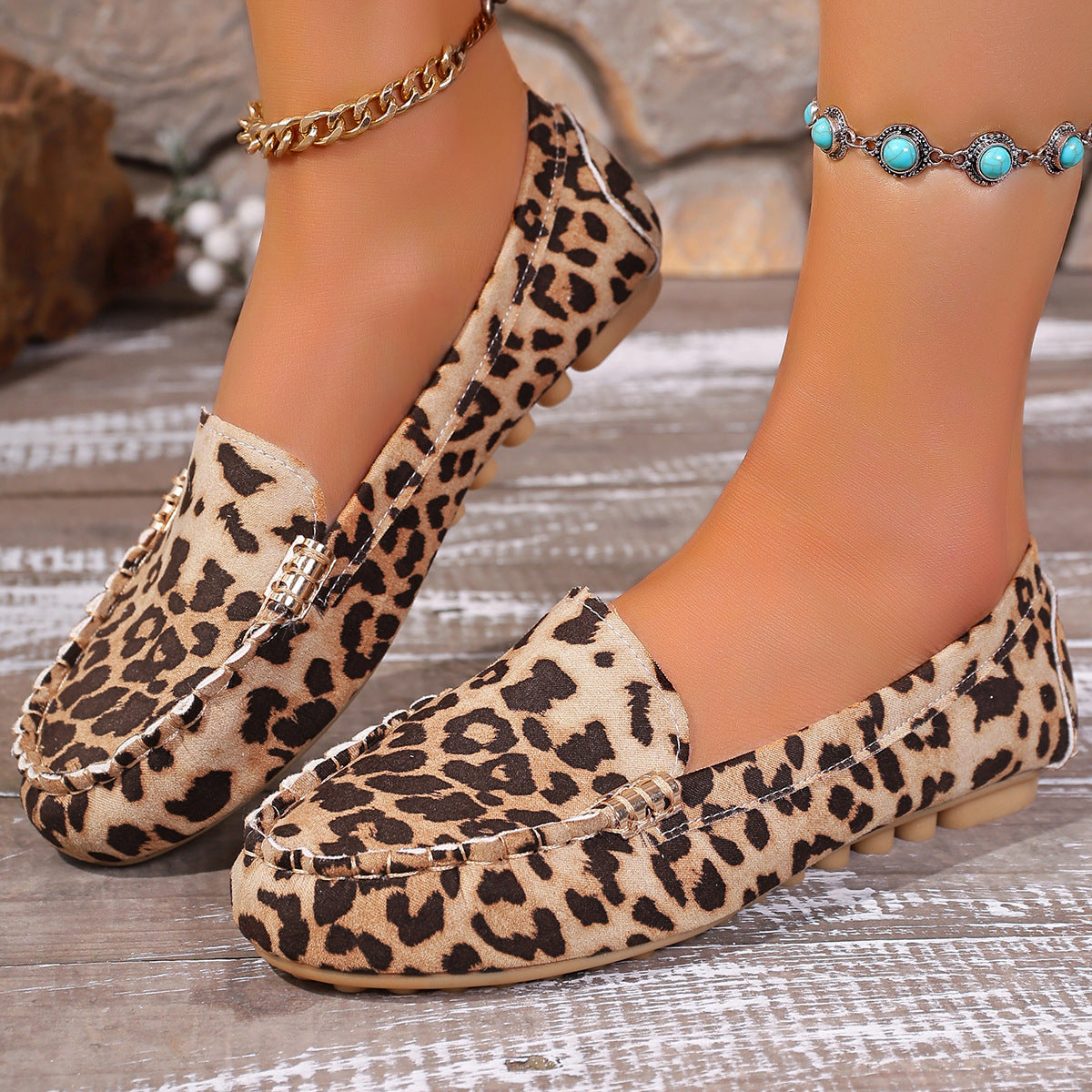 Lappeteppede loafers med leopardmønster til dame