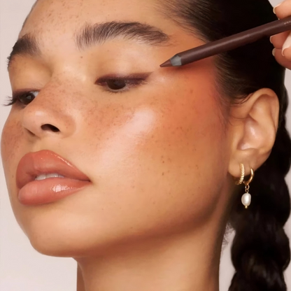 👁️ KÖP 1, FÅ 1 GRATIS! 🔥 Ultra-Pigmenterad Strandtålig Gel Eyeliner – Vattenfast, Långvarig Hållbarhet & Inkl. Gratis Pennvässare ✨