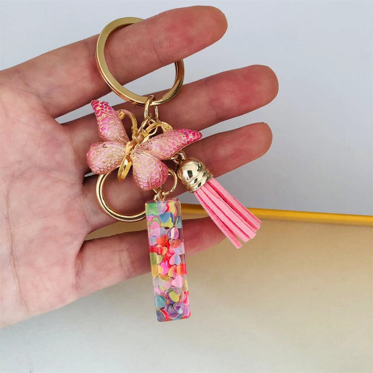 🎁Sista dagen 49 % RABATT🔥 🌼Nyckelringar med initialer🦋