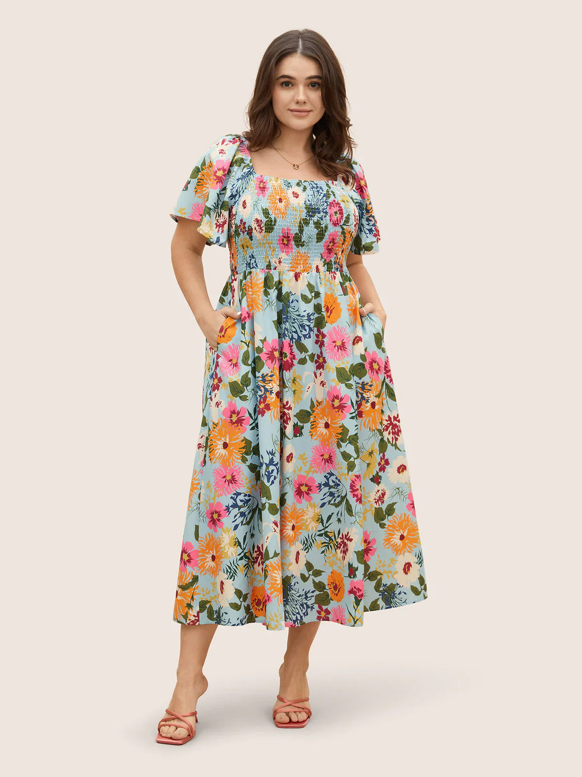 ⏰Sommarrea – 70 % rabatt💃Midi-klänning med blommönster, smockad krage och fickor