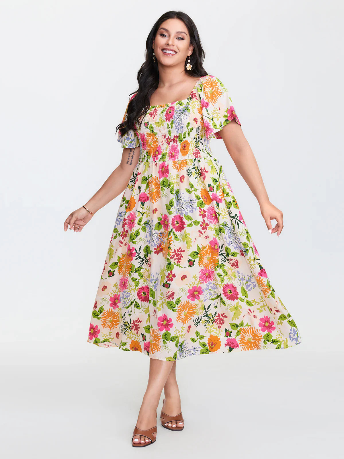 ⏰Sommarrea – 70 % rabatt💃Midi-klänning med blommönster, smockad krage och fickor