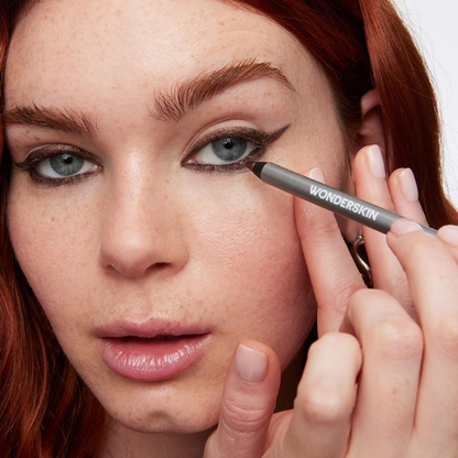 👁️ KÖP 1, FÅ 1 GRATIS! ✨ Vattentät långvarig eyelinerpenna – Precisionstipp & smudge-proof – Perfekt för dramatiska blickar eller vardagsmakeup – håller hela dagen 💄