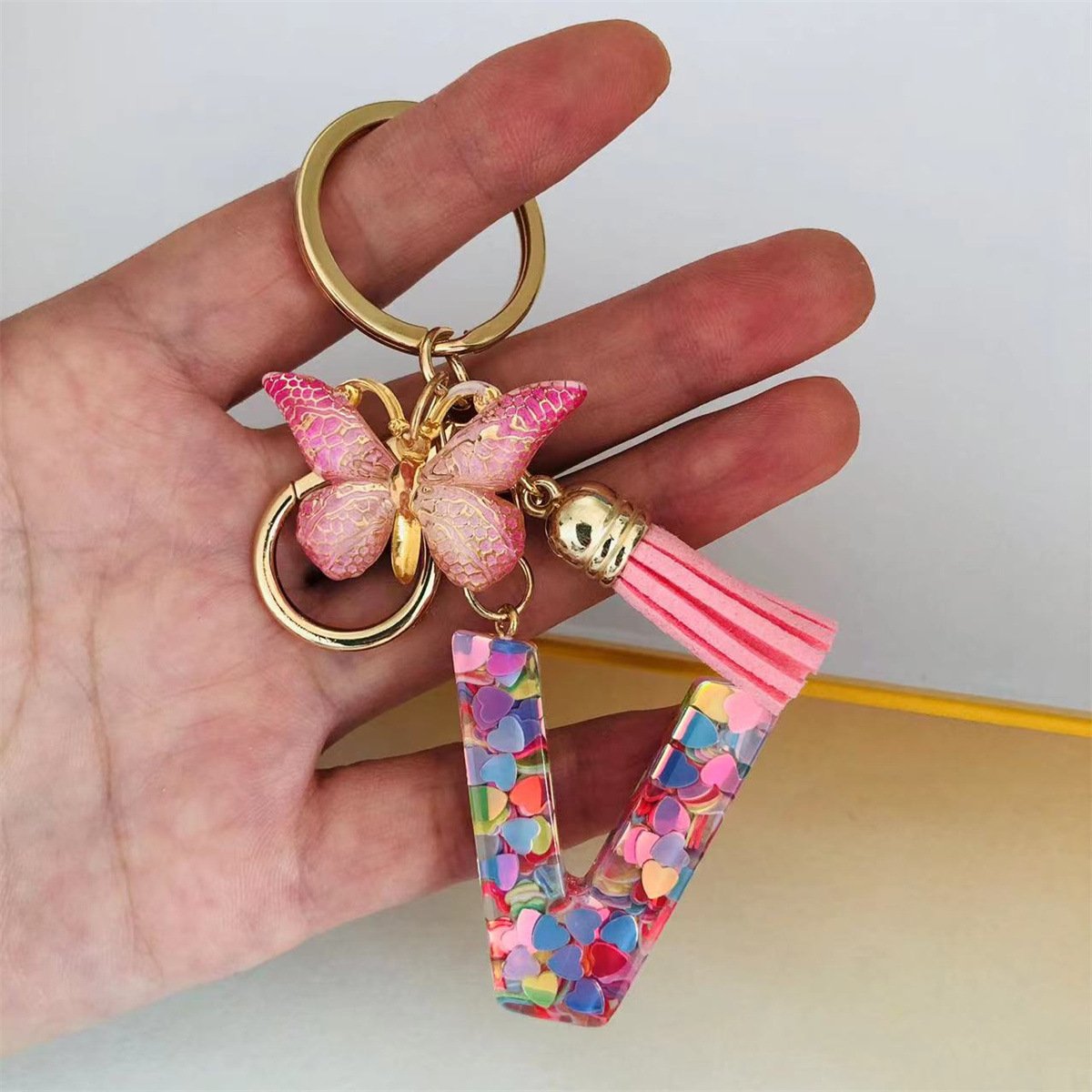 🎁Sista dagen 49 % RABATT🔥 🌼Nyckelringar med initialer🦋