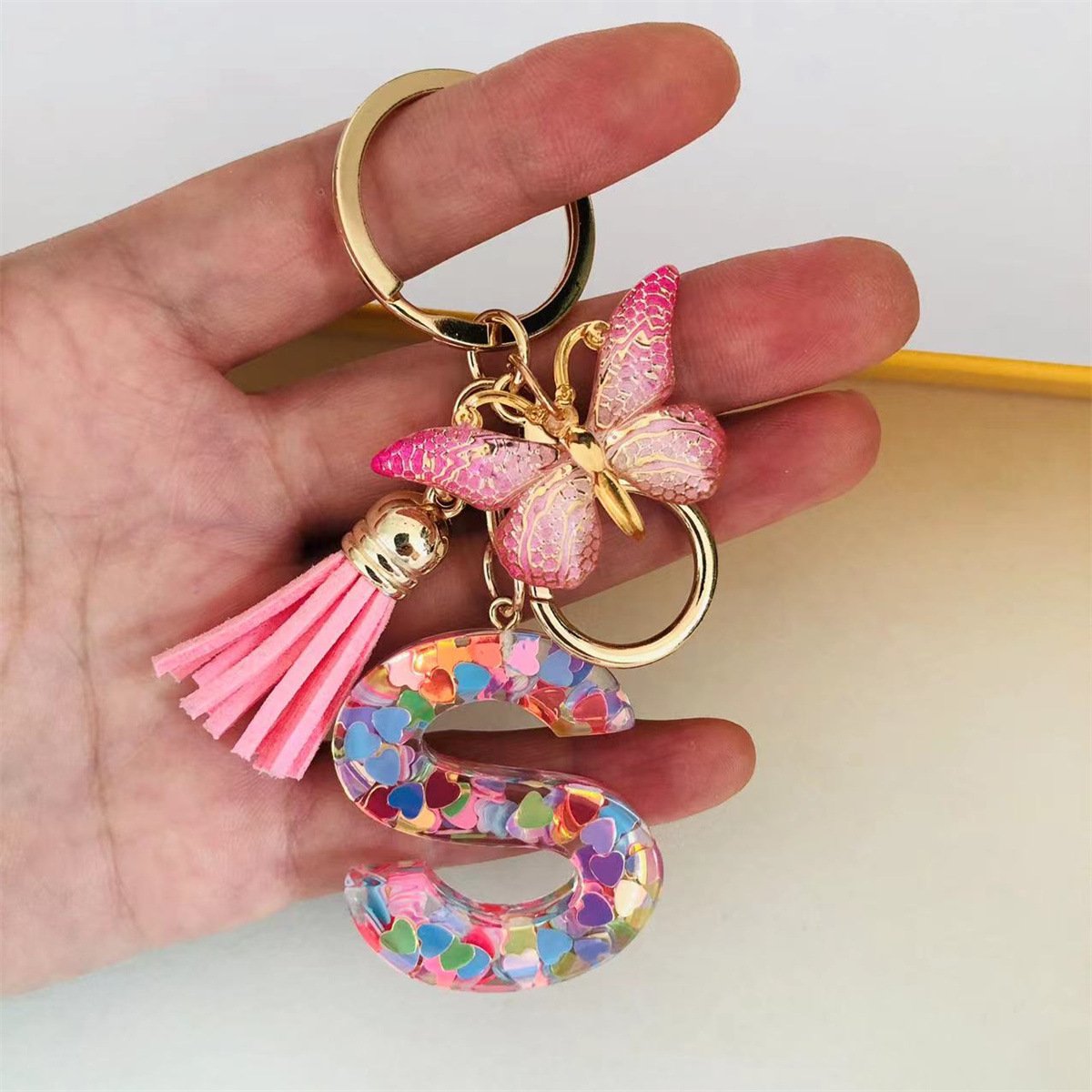 🎁Sista dagen 49 % RABATT🔥 🌼Nyckelringar med initialer🦋