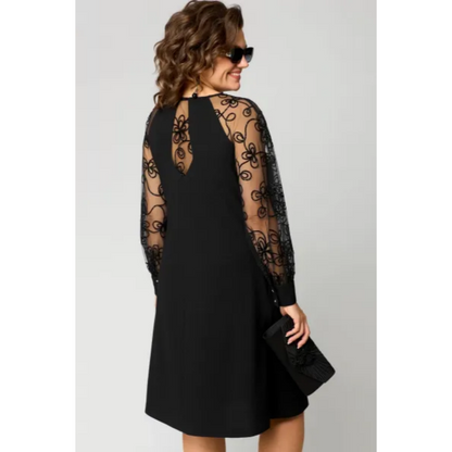 👗Spetsklänning med långa ärmar och rund halsringning💖