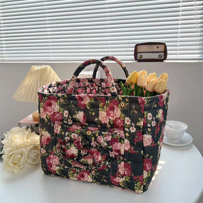 Bärbar förvaringskorg för blommigt tyg