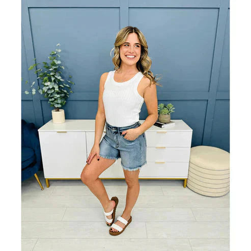 💖SISTA DAGARS REA 60% RABATT🩳Högmidjade denimshorts med fransar och cropp