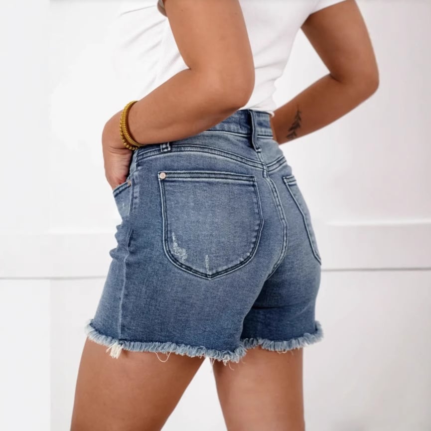 💖SISTA DAGARS REA 60% RABATT🩳Högmidjade denimshorts med fransar och cropp