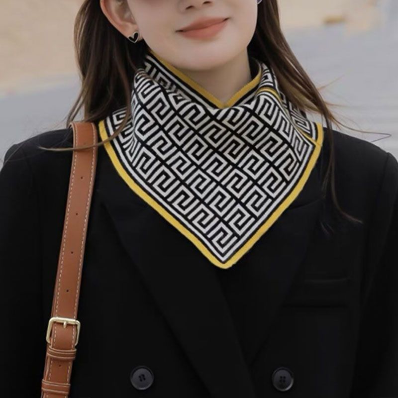 🥰Köp 1 och få 1 gratis💥Delikat triangelformad halsduk