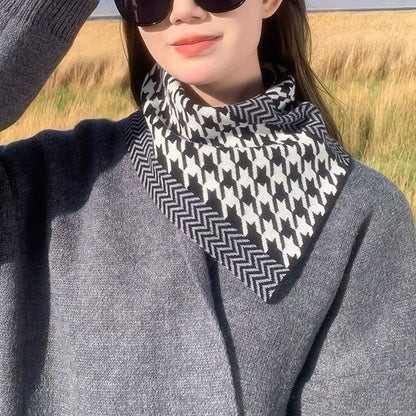 🥰Köp 1 och få 1 gratis💥Delikat triangelformad halsduk