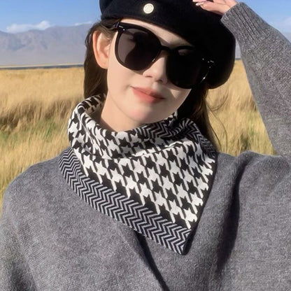 🥰Köp 1 och få 1 gratis💥Delikat triangelformad halsduk