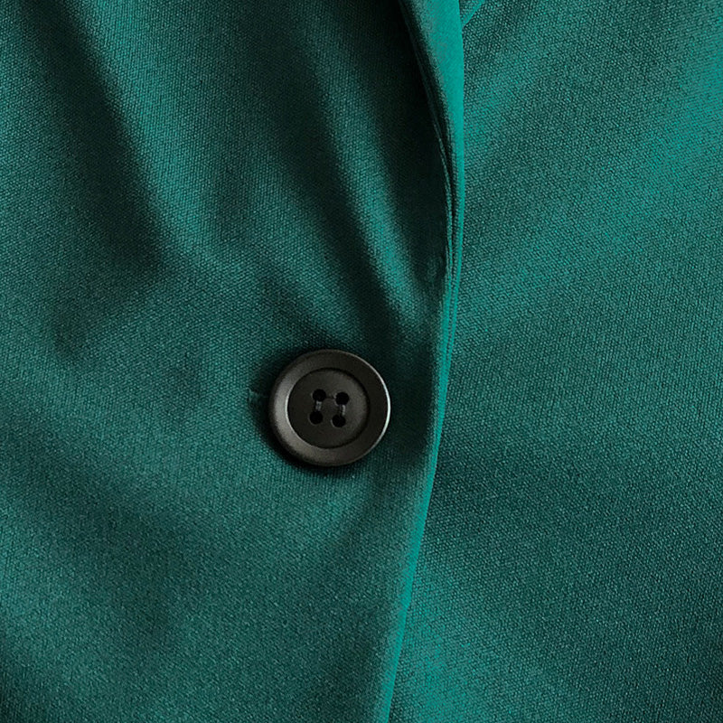 🔥 SISTA DAGENS ERBJUDANDE – 50 % RABATT 🔥 Damkostym i enfärgat tyg, 2-delat set med kavaj och byxor