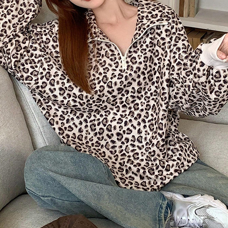 Damtröja med leopardmönster och halv dragkedja