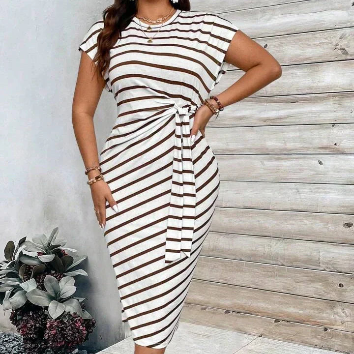 👗 Köp 2, få 5 % rabatt💃 Elegant klänning med knuten midja – smickrande passform, flödande tyg och perfekt för speciella tillfällen ✨