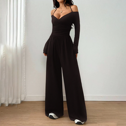 Jumpsuit med bar axlar, halterneck och vida be