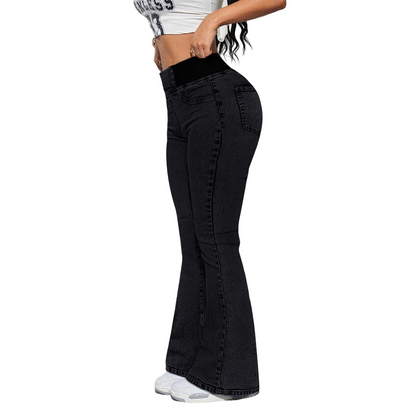 Elegant set med tvådelat set bestående av en linne med strass och utsvängda jeans