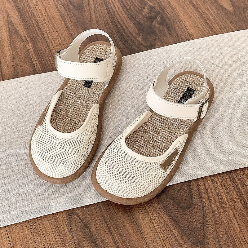 Sandaler i ventilerande mesh med ankelrem
