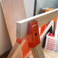 🛠️ 50% RABATT NU! 🔧 Kraftig sågbockfäste med nedåtgående klämma – förstärkt design, halksäkra tänder & snabb montering – perfekt för kapning och montering ✨