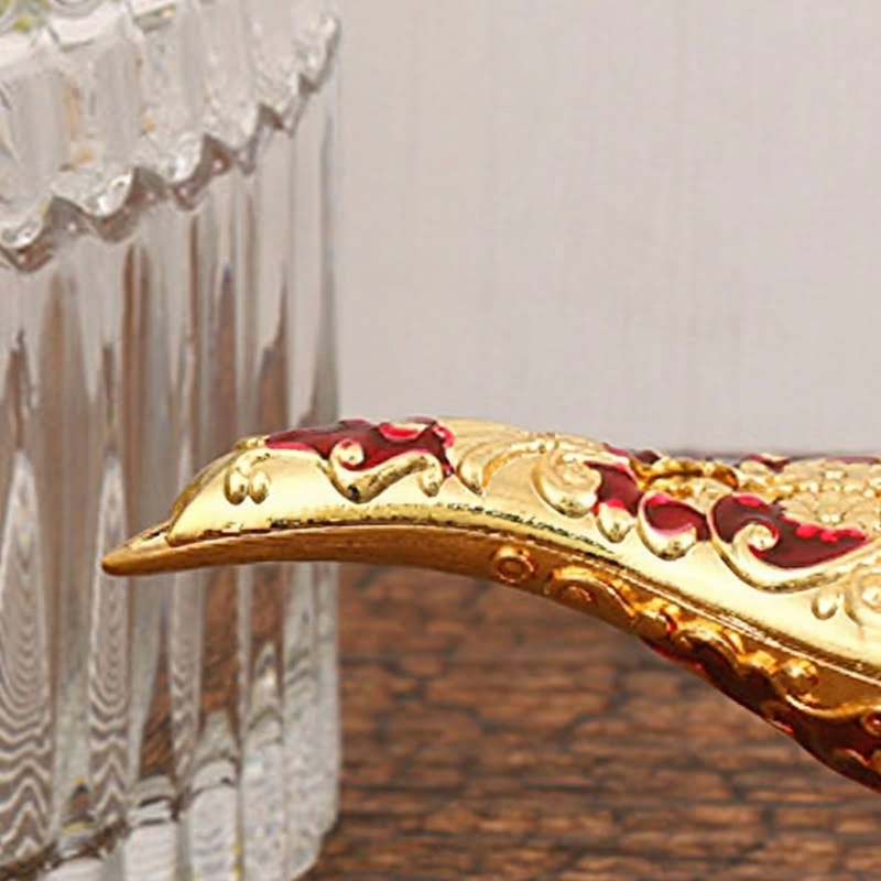 ✨50% RABATT NU! !✨ PRESENTDEAL – Skapa en magisk sagokänsla hemma med detaljrik vintagefinish – Dekorativ Aladdin-lampa i metall